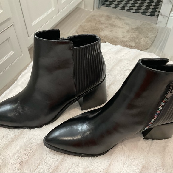 Zac Posen Tanesha Rainbow Zipper Bootie - Picture 5 of 7